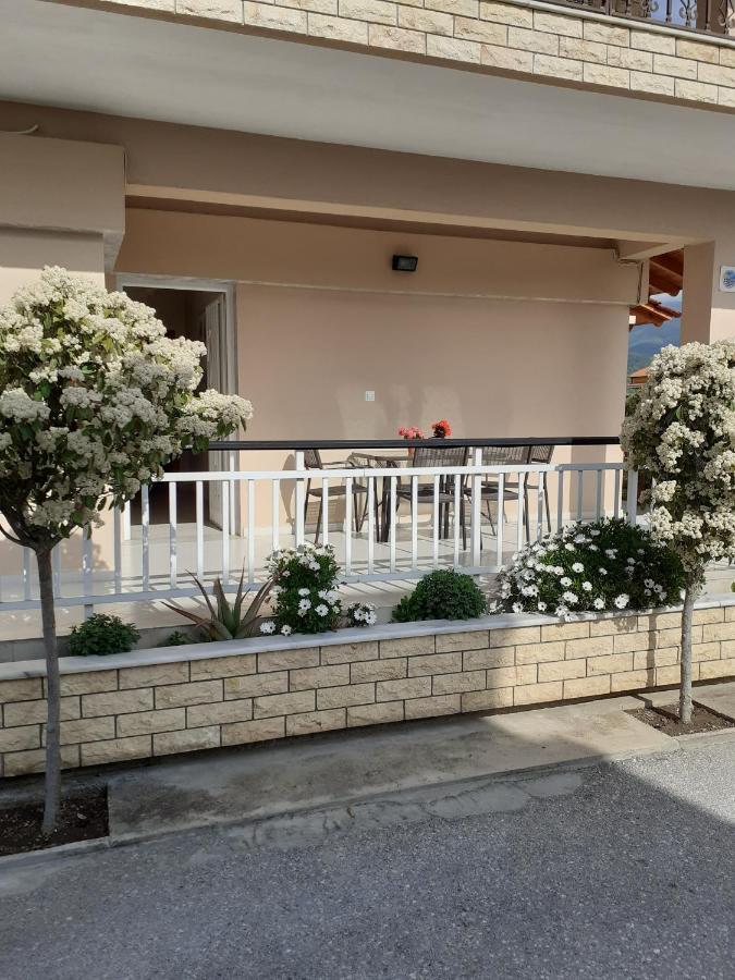 Chrysafis Apartments Vrasná Buitenkant foto